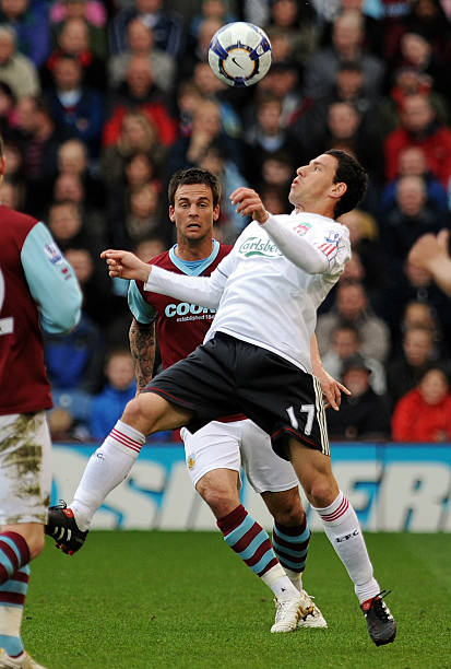 据场上形势 据场上形势